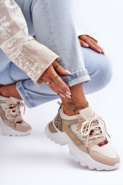 Športové topánky na masívnej béžovej béžovej corene