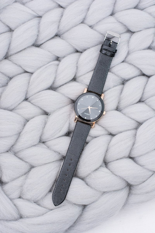 Elegant Women's Watch Black Copper on Belt