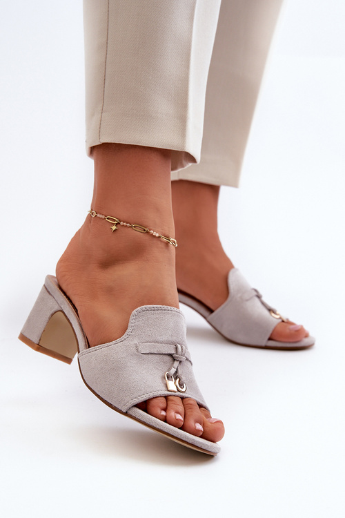 Dámske sivé sandále z ekokože na opätku Jemenna