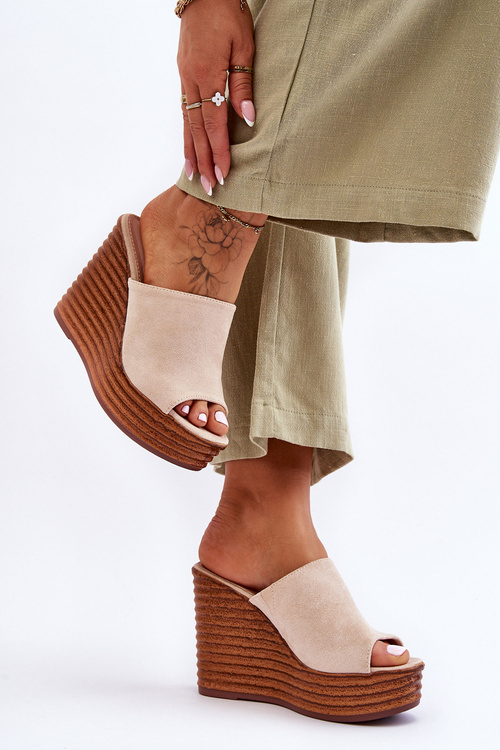 Lightwear Flip Flops na masívnej platforme béžová dobrá atmosféra