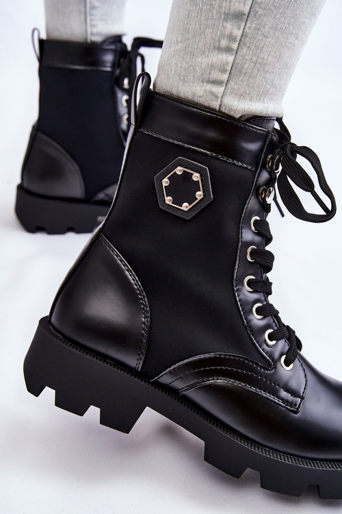 Dámske čipky -upové topánky. Izolácia čiernej nomi