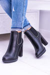 Black Slip -up Boots na príspevku Bernatt