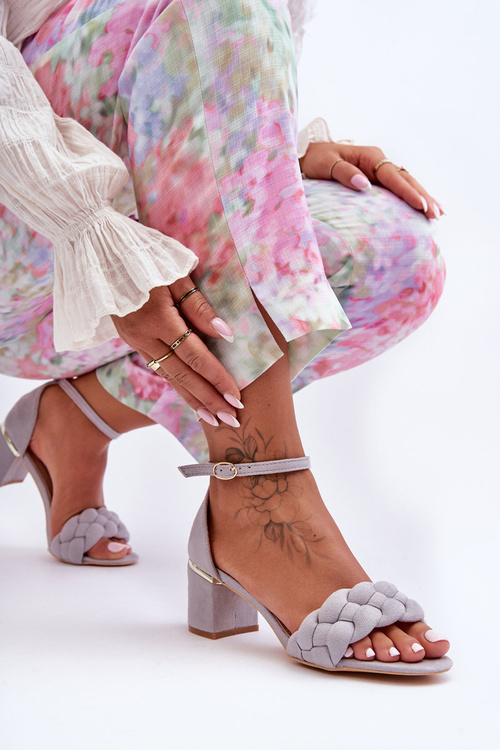 Semišové sandále s vrkôtkovou šedou essenzou