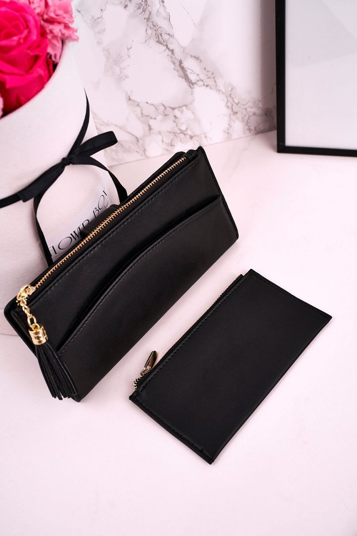 Veľká dámska peňaženka s ďalšou kabelkou a čiernymi strapcami
