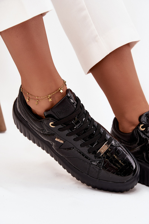 Lakovane dámske sneakers na platforme Lee Cooper LCJ-25-09-3870 Čierne