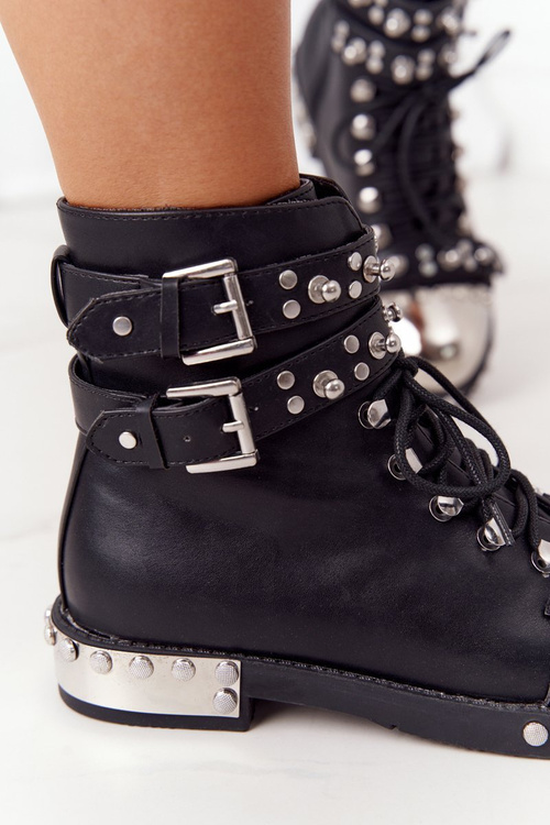 Izolované topánky žien s čiernymi kamienkami Lu Boo