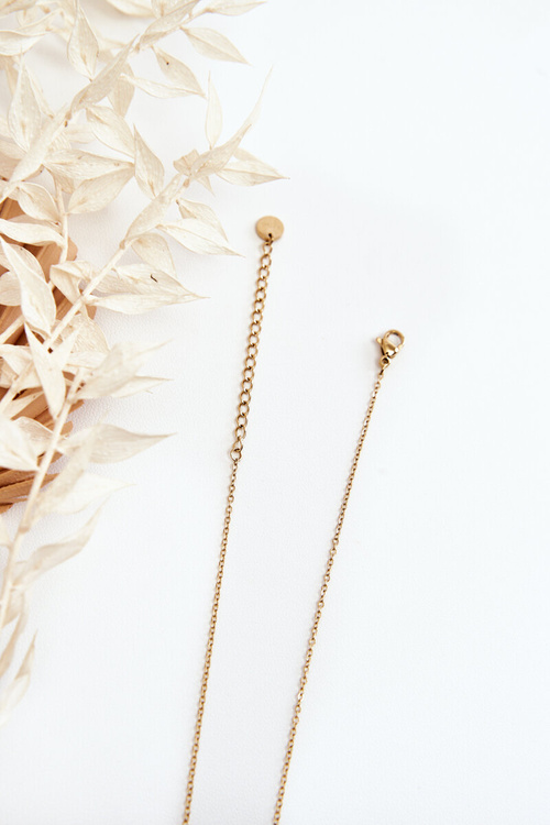 Ženský reťazec s módnymi príveskami zlatý