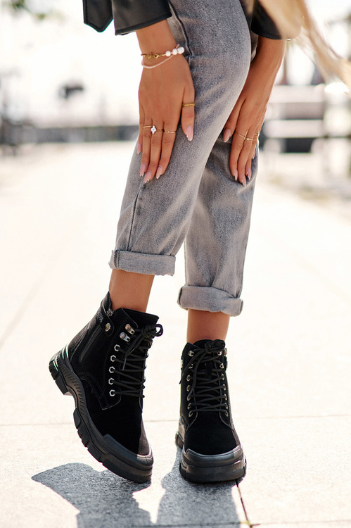 Zateplené semišové dámské botky Trapery černé Jailina