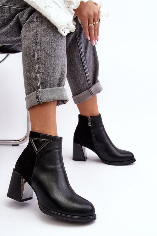 Dámske kožené topánky na čiernom príspevku D&A CR8171