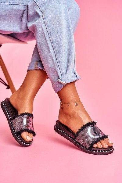 Papuče s kryštálmi na plošine čiernych cukroviniek