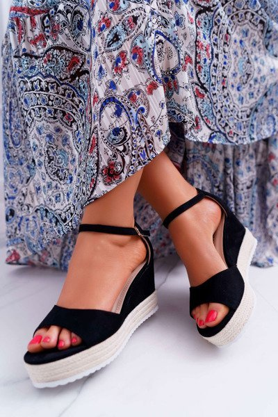 Dámske sandále na klinovej platforme, Suede Black Delima