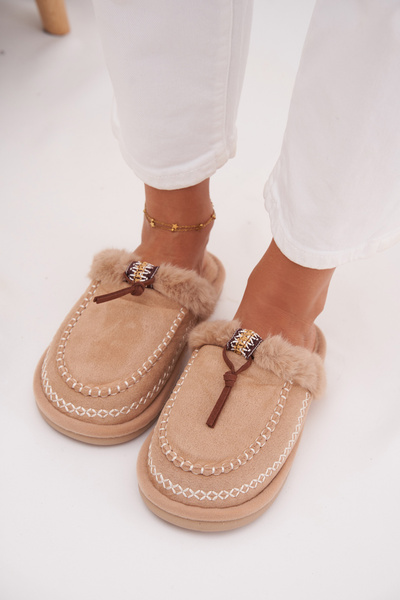 Dámske papuče s kožušinou a výšivkou Béžové Perivelle