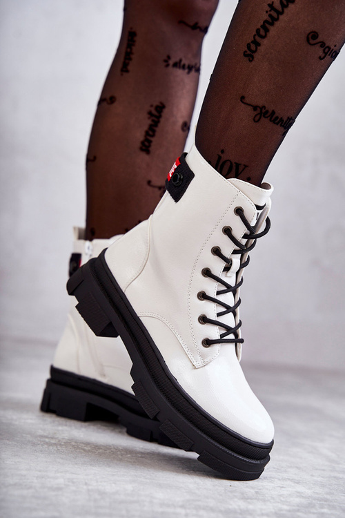 Dámské lakované boty šněrovací bílé Conny