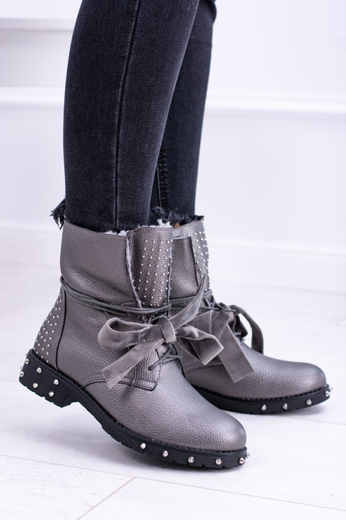 Izolované topánky žien s hrotmi a kamienkami striebro Neso