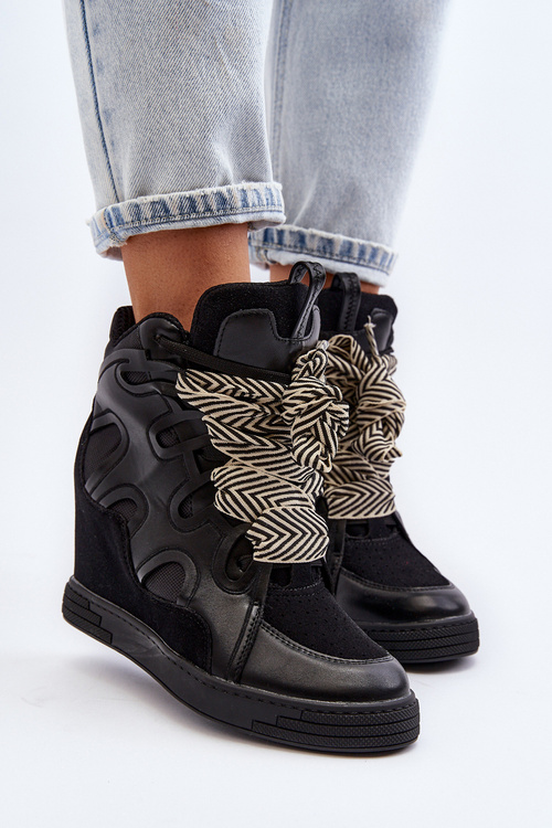 Dámske tenisky na klinu čierne Leoppa