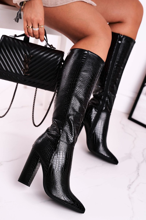 Dámske topánky na stĺpom izolovanom Black Belvim