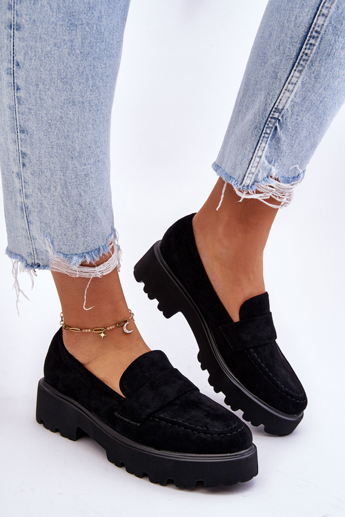 Klasické semišové topánky čiernych korinských mokasírov