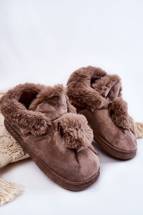 Dámské nazouvací kožešinové pantofle s bambulí hnědé Noemi