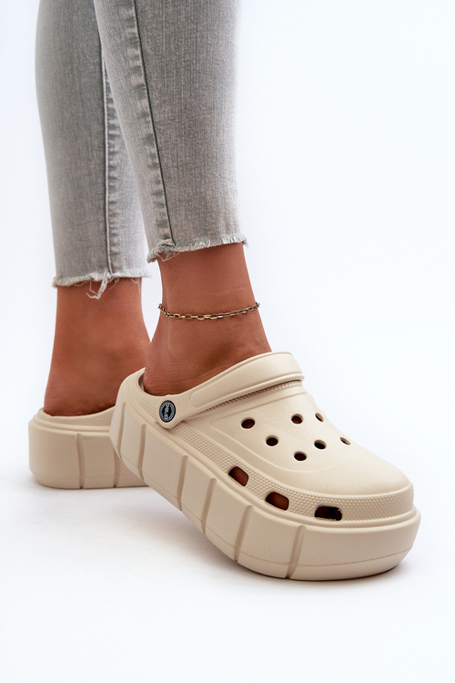 Dámské pěnové sandály na platformě béžové Itubia