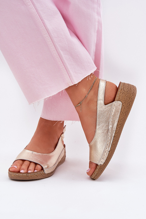 Dámske kožené sandále na klíne Maciejka L7069 Zlaté