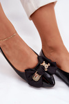 Lakovane baleríny s mašľou a zlatou brošňou čierne Rivona