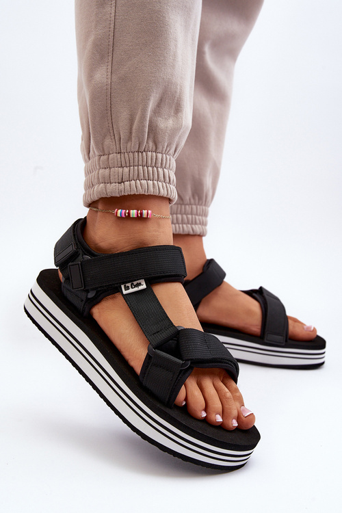Dámske sandále na platforme Lee Cooper LCW-24-05-2753L Čierne