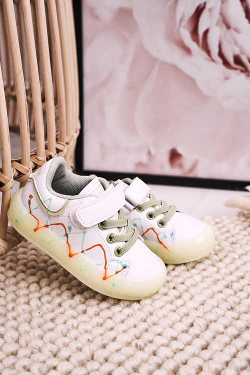 Detské športové topánky s žiariacou jedinou LED bielymi a zelenými diskotékami