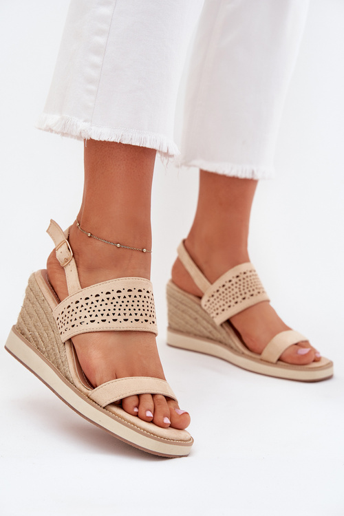 Dámske Sandále S Otvormi Na Klíne S Pletením Béžové Zolira