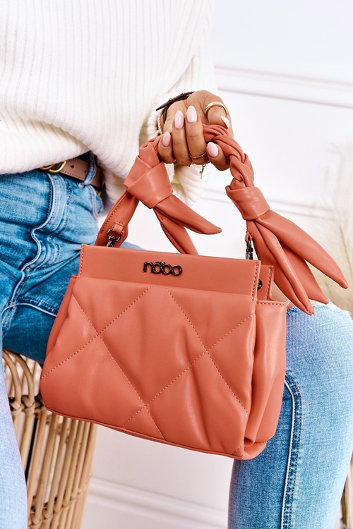 Malá Prošívaná Peněženka Na řetízku NOBO NBAG-K1330 Broskvová