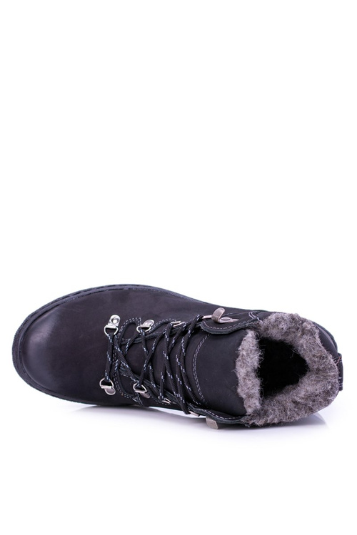 Čierna kožená izolovaná pánske topánky