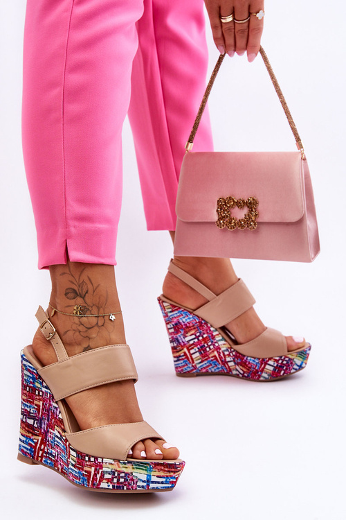 Ženské béžové sandále Calderia