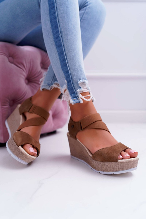 Dámske sandále na klinoch Big Star Suede Brown DD276035