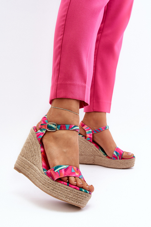 Vzorované sandále na klinčeku z prútia Fuksia Anihazra