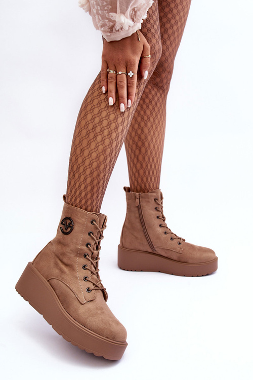 Suede Boots Workers na masívnom platforme béžové laviky kliny