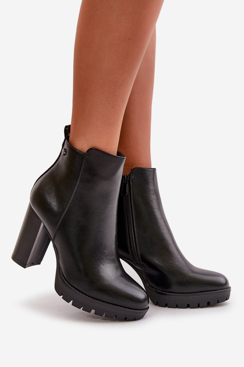 Dámske zateplené členkové topánky na vysokom opätku so zipsom čierne Bioria