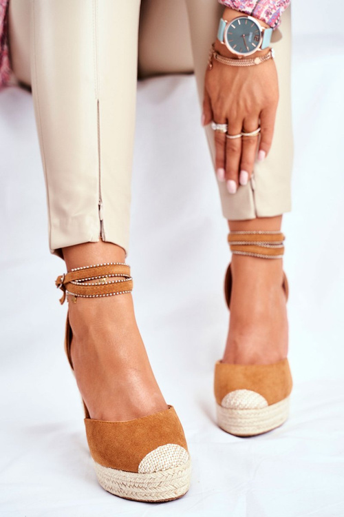 Dámske sandále pre kliny Camel Canterola