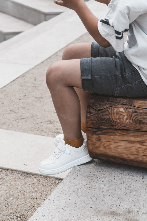 Dětské nízké sportovní boty bílé Frillo