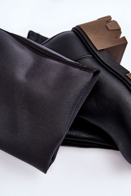 Módne kožené dámske topánky nad kolennou čiernou lemarovou venise