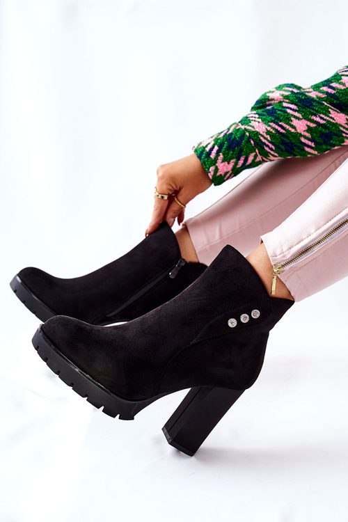 Semišové Kotníkové Boty Na Podpatku Černe Lagerlla