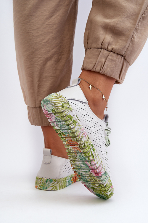 Dámske kožené topánky s bielymi šnurovkami Farnalea