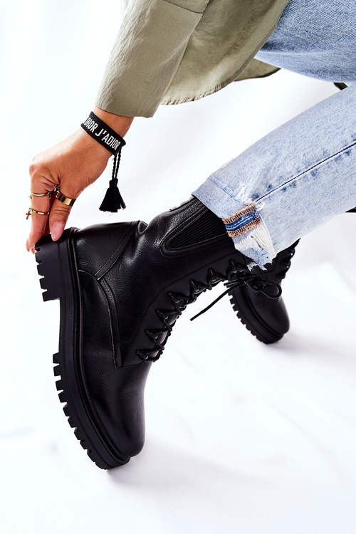 Robotníci Botki izolovali Sergio Leone Black TR756