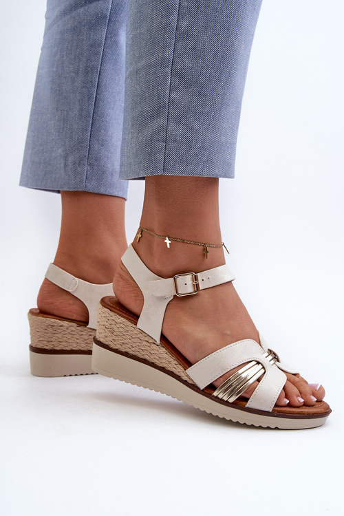 Dámske sandále na klinčeku s pletením zlatým Starlenna