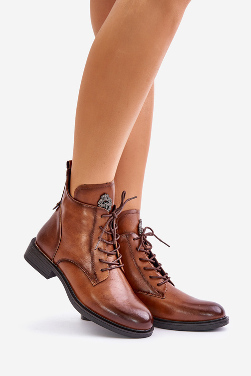 Zateplené kotníkové boty na plochém podpatku s ozdobou Camel Leonise