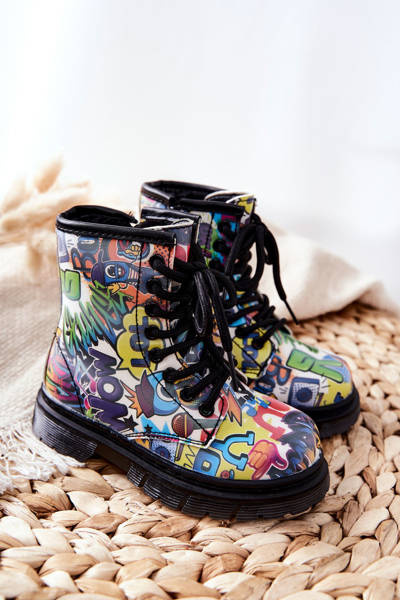 Detské topánky izolované s posúvacou farebnou špičkou