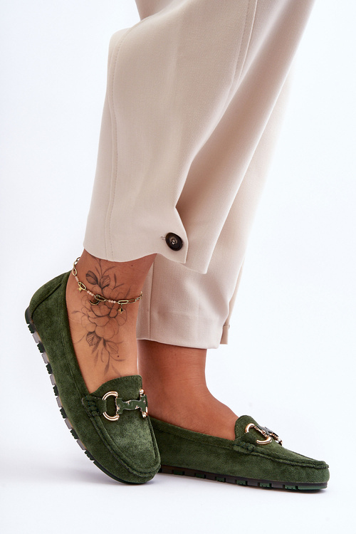 Dámske semišové mokasíny so zelenou dekoráciou Dionira