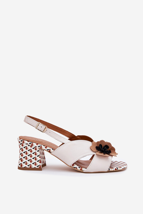 Kožené Dámske Sandále Na Podpätku S Kvetmi Laura Messi 2950 Biele