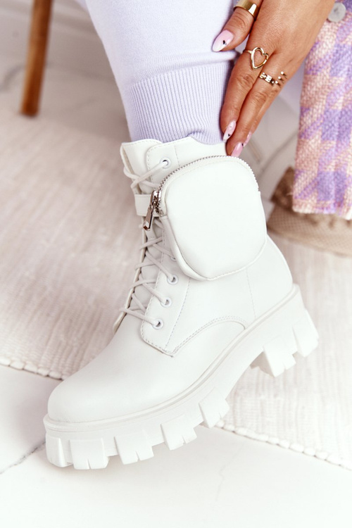 Pracovníci Botki na platforme s obličkami biela sobota