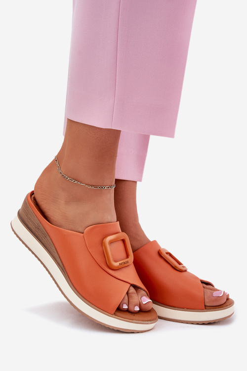 Dámské kožené pantofle na klínu Artiker 56C2149 oranžové