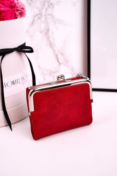 Malé dámske portfólio pripevnené červeným bigielom