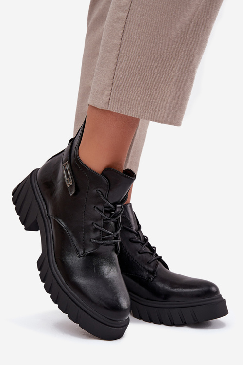 Nízké zateplené dámské kotníkové boty na klínku s ozdobným páskem Černé Therisse